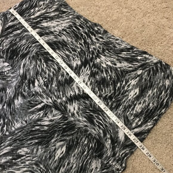 Trippy Furry Swirl Banded Collar Cap Sleeve Shirt - Picture 16 of 16